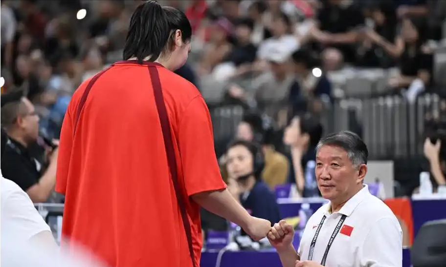 中国队险胜印尼队,李梓嘉关键制胜 中国队险胜印尼队,李梓嘉关键制胜