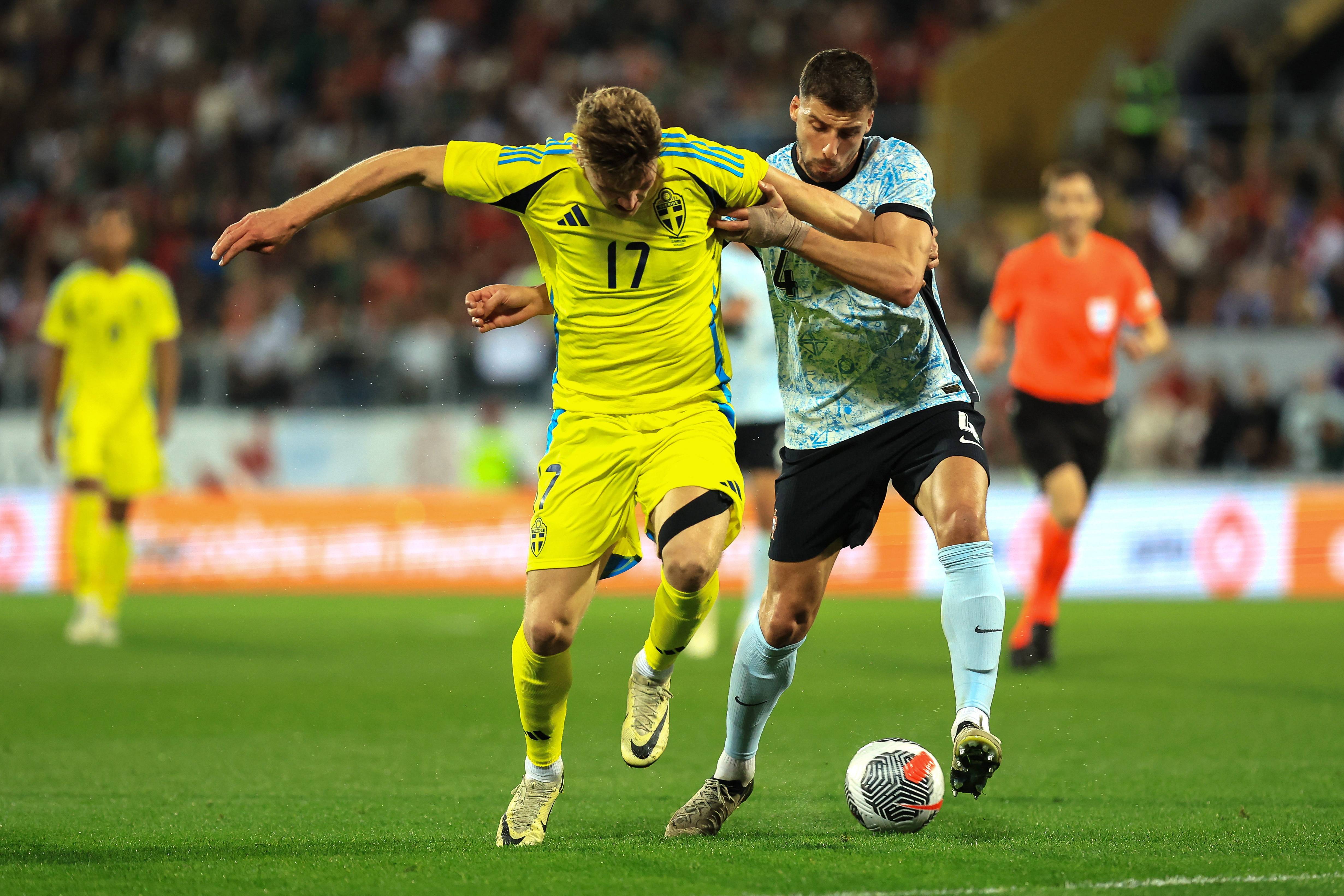 葡萄牙队险胜瑞典队，王皓高光表现