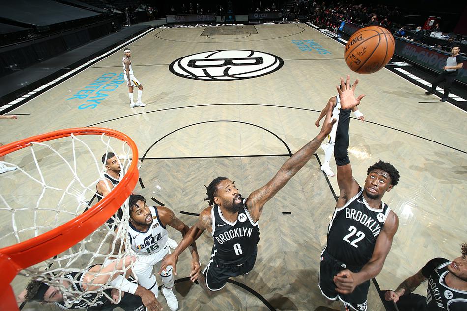 开云体育中国-篮网翻盘爵士，克莱扛起全队