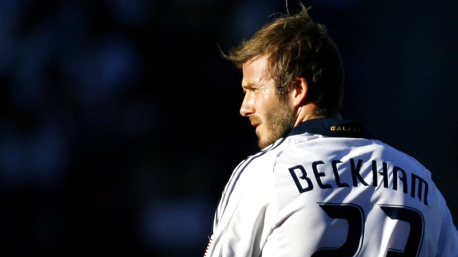 当曼彻斯特红飘扬在东决球馆,布鲁诺·费尔南德斯用足球智慧赢下篮球战争