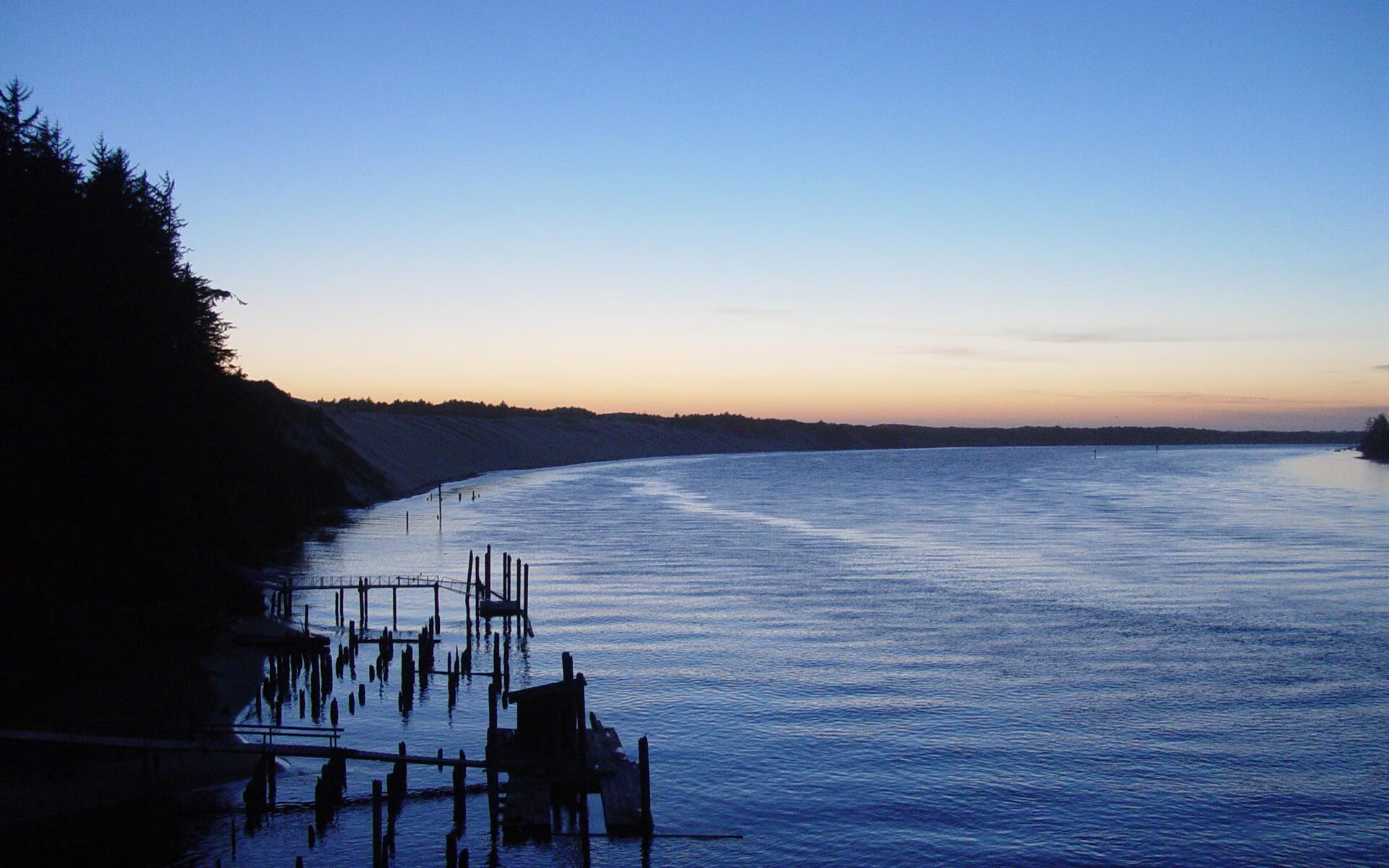 战歌轰鸣，布克献上终场序章