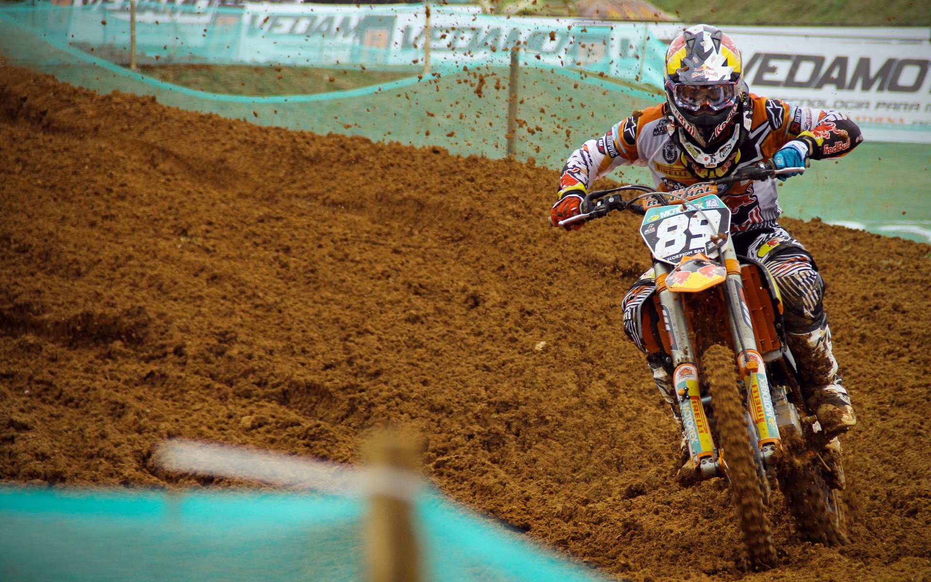 当沙漠之花绽放在伯纳乌,格列兹曼与南非橄榄球共绘的逆袭史诗