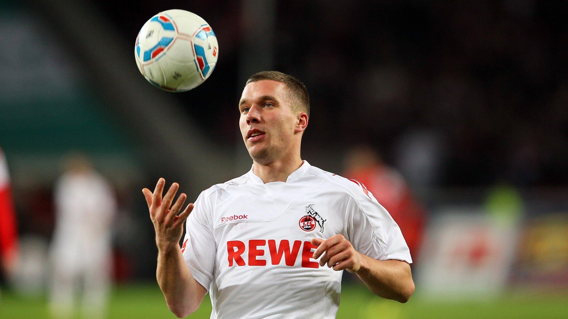 平行时空的德比之夜,当伯纳乌的喧嚣遇见班凯罗的统治力