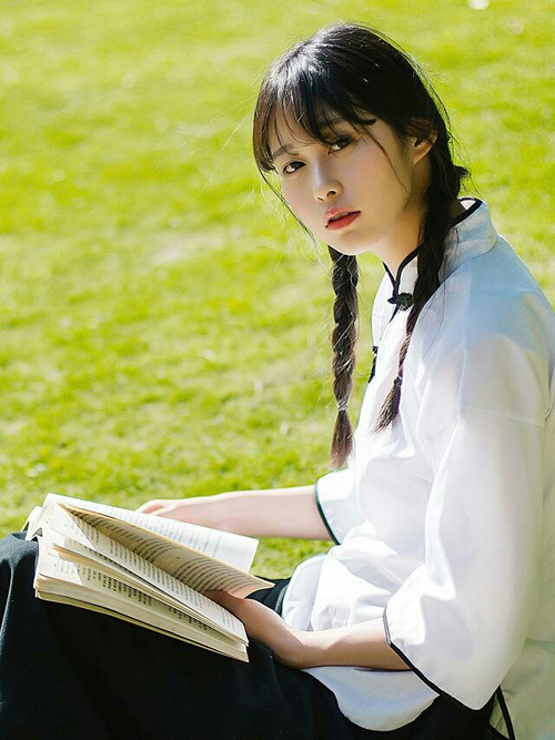 绿茵场上的掌控，久保建英的个人艺术与智利队的战术交响